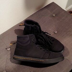 Dr.martens mid high boot air wair light weight